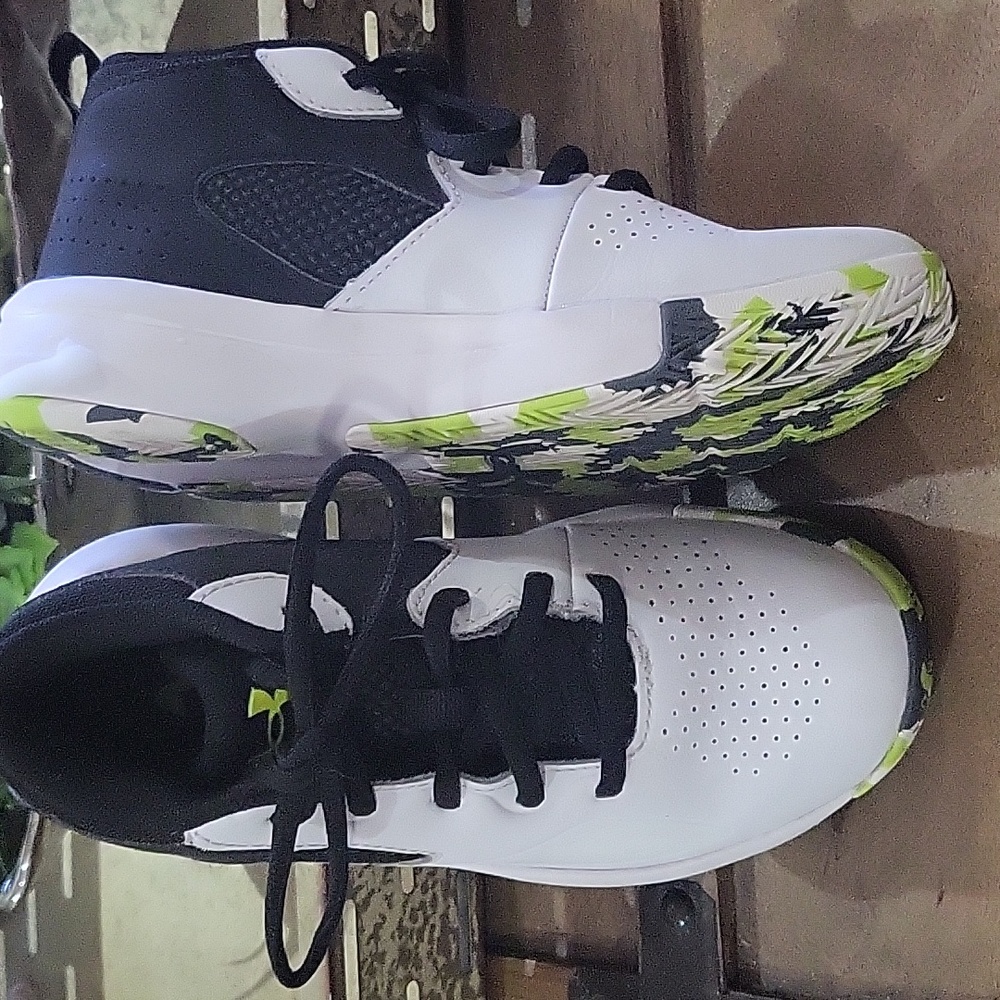 Under Armour Unisex Grade School Lockdown 5 Running Shoes - Picture 2 of 5